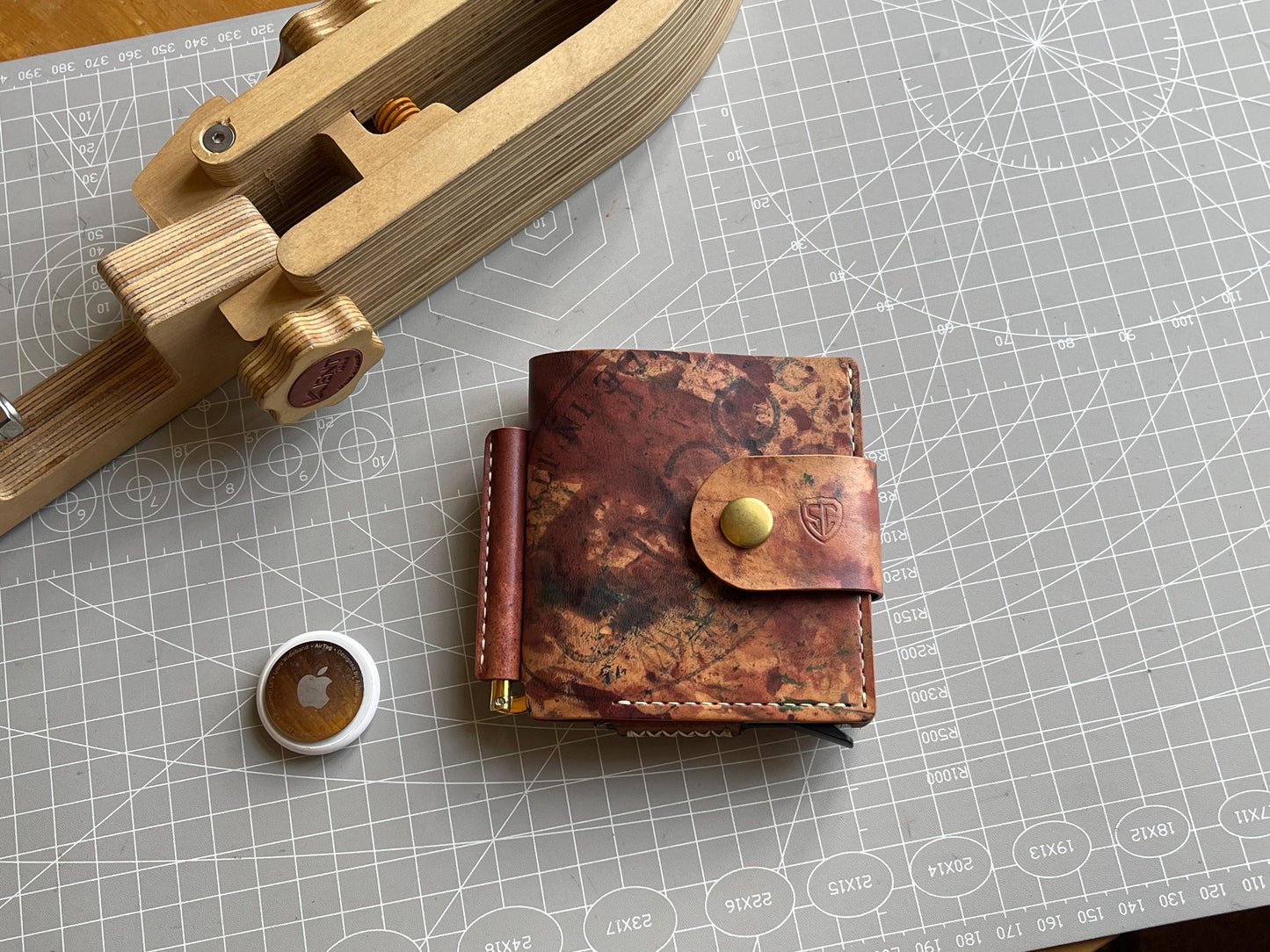 Reverse Rocado Shell Cordovan & Pueblo Leather Pop Up Wallet - RFID Protected Slim Mechanical Card Holder